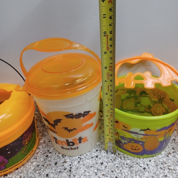McDonald's 1986/2010 Halloween Boo Buckets & 2023 Tim Hortons Glow In The Dark - Picture 6 of 14
